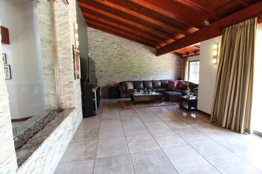 11 Bedroom Property for Sale in Van Der Hoff Park North West
